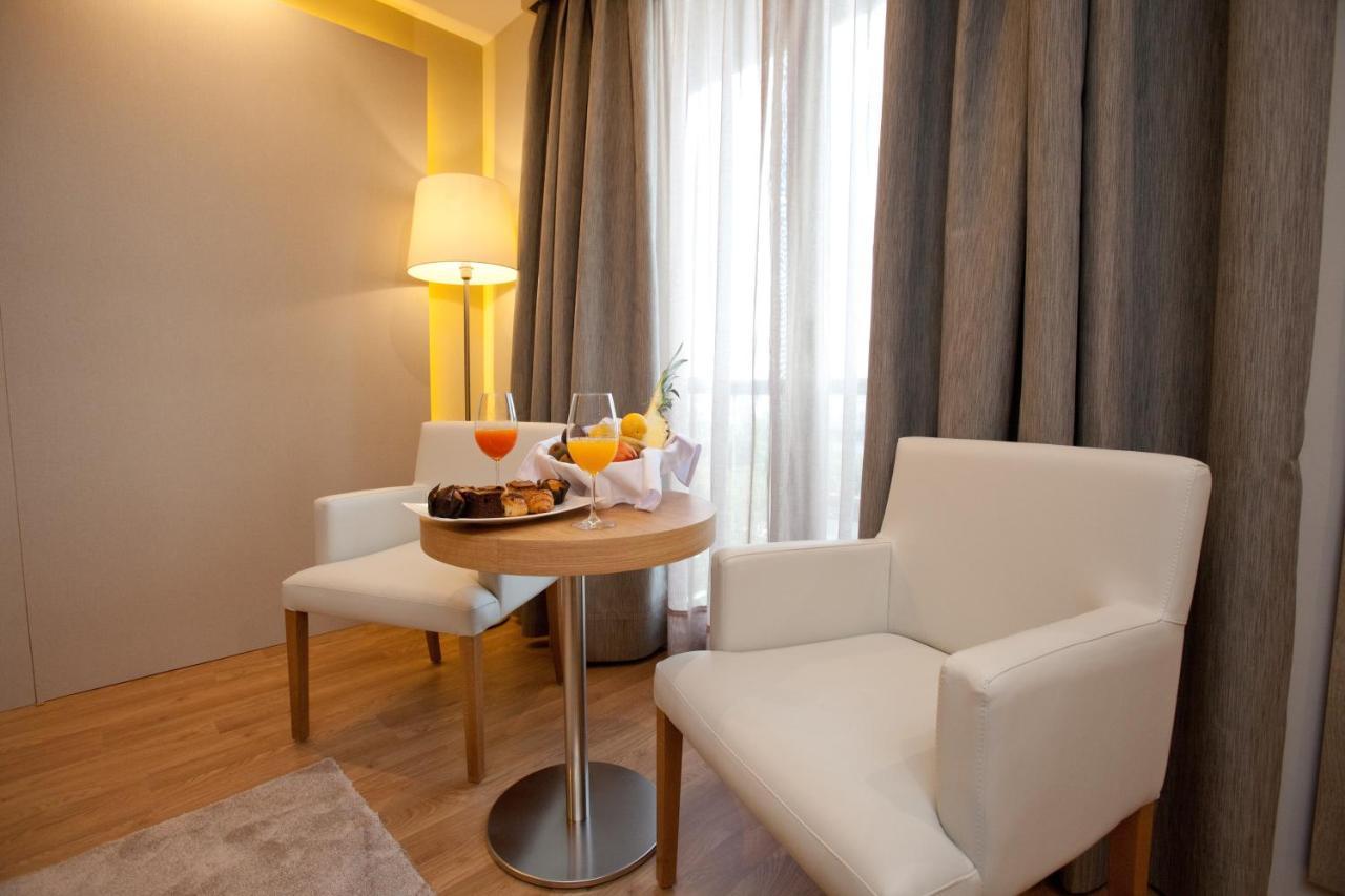 Hotel M.a. Congresos Seville